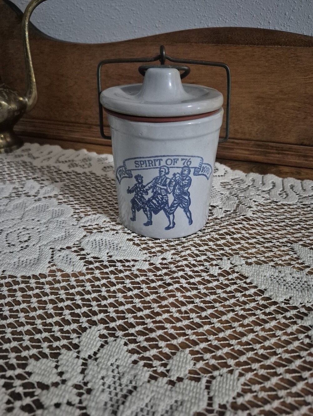Vintage 1976 Spirit Of 76 Stoneware Crock Canister Wire Bail Lid Bicentennial